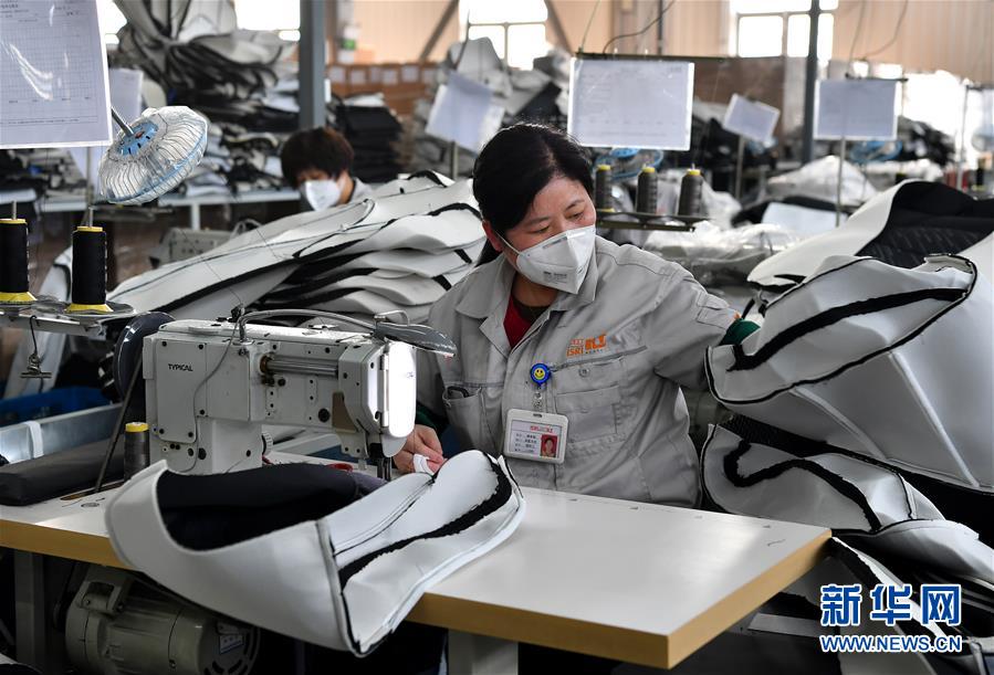 （圖文互動）（5）&ldquo;春天到了，熟悉的生活正在慢慢回來&rdquo;&mdash;&mdash;陜西多地復(fù)產(chǎn)復(fù)工一線見聞