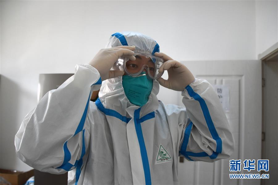 （一線(xiàn)抗疫群英譜&middot;圖文互動(dòng)）（3）紅區(qū)&ldquo;擺渡人&rdquo;