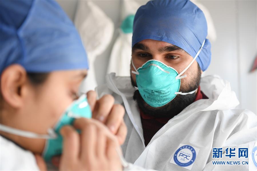 （新華全媒頭條&middot;圖文互動(dòng)）（16）聽，人類命運(yùn)共同體的大合唱&mdash;&mdash;中國同國際社會(huì)攜手抗擊新冠肺炎疫情述評(píng)