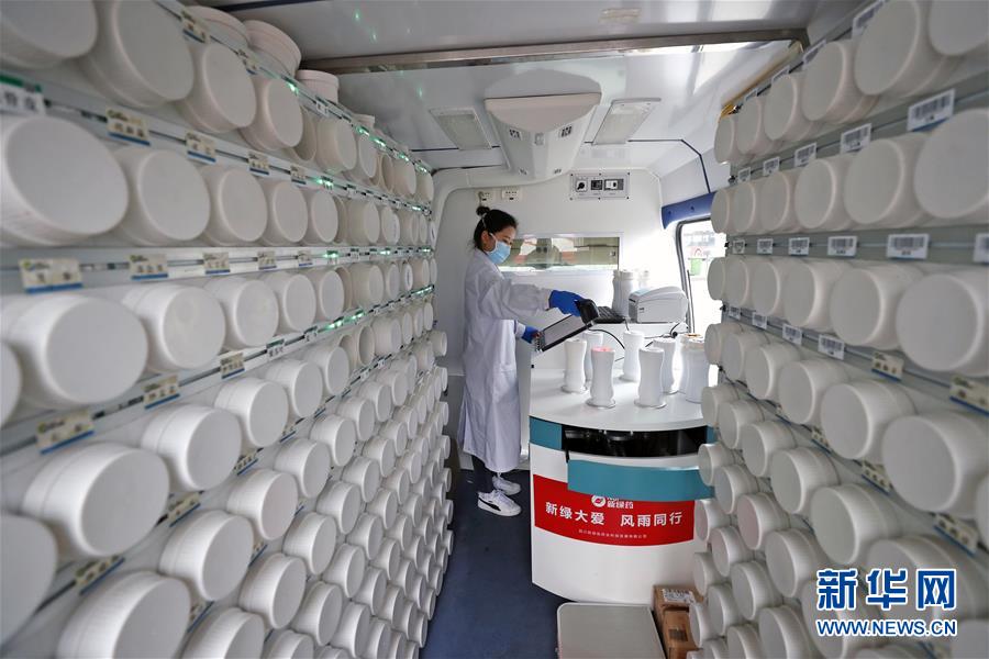 (在習近平新時代中國特色社會主義思想指引下——新時代新作為新篇章·習近平總書記關切事·圖文互動)(1)高擎利劍驅疫魔——科研攻關助力湖北戰(zhàn)“疫”記