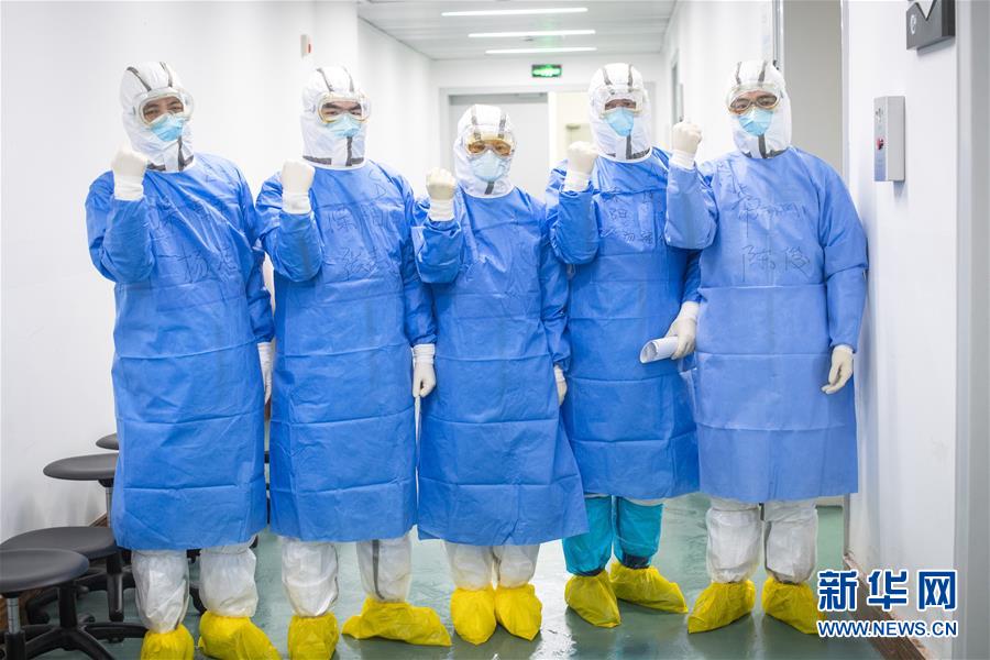 (新華全媒頭條·圖文互動(dòng))(6)赤子之歌——記奮戰(zhàn)在抗疫一線的90后白衣戰(zhàn)士