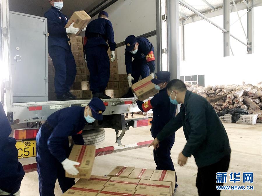 (新華全媒頭條)(5)“疫”線閃耀“火焰藍”——記奮戰(zhàn)湖北抗疫一線的消防救援隊伍