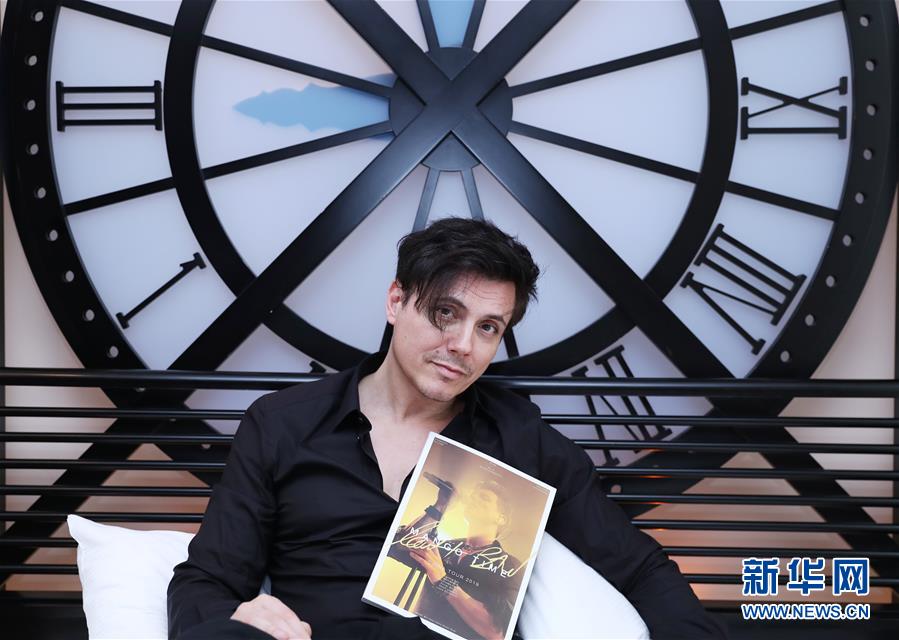 （國(guó)際&middot;圖文互動(dòng)）（1）通訊：手牽手，我們共同驅(qū)散陰霾&mdash;&mdash;法國(guó)音樂(lè)人創(chuàng)作抗疫歌曲背后的故事