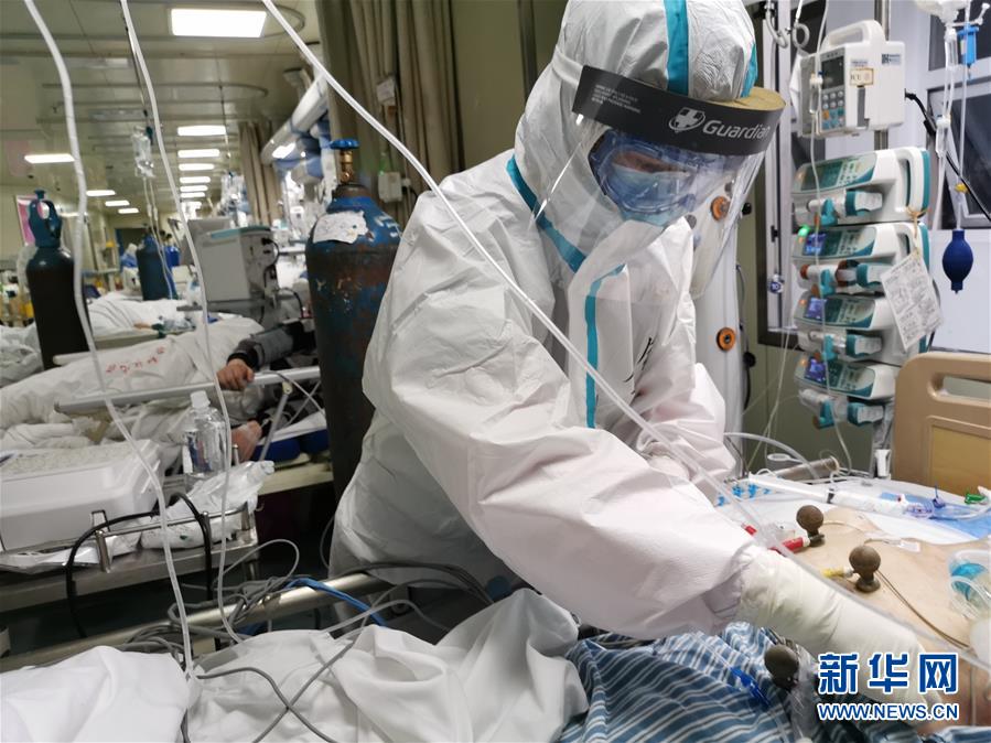 （一線抗疫群英譜&middot;圖文互動(dòng)）（1）生命之光，溫暖&ldquo;無面之交&rdquo;&mdash;&mdash;記抗疫一線重癥監(jiān)護(hù)室90后護(hù)士金鈺 