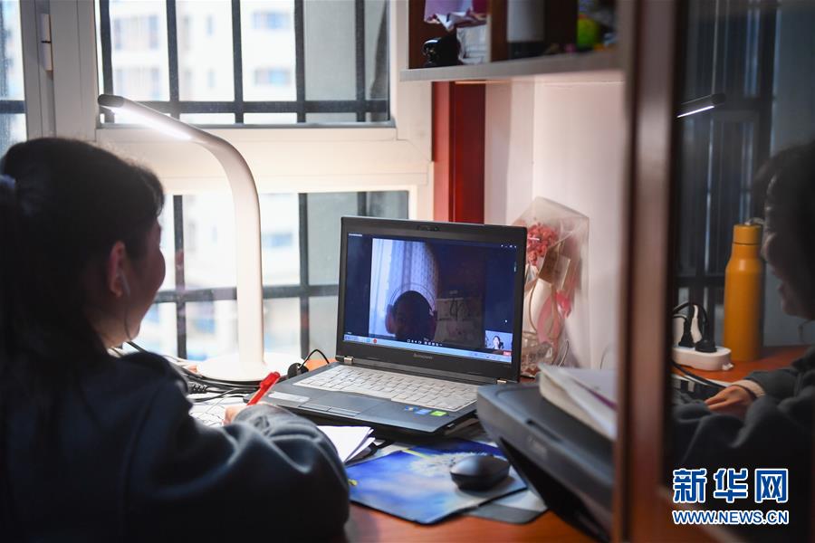 （新華全媒頭條&middot;圖文互動）（10）守護(hù)天使 同心戰(zhàn)&ldquo;疫&rdquo;&mdash;&mdash;各地多措并舉關(guān)愛一線醫(yī)務(wù)人員掃描