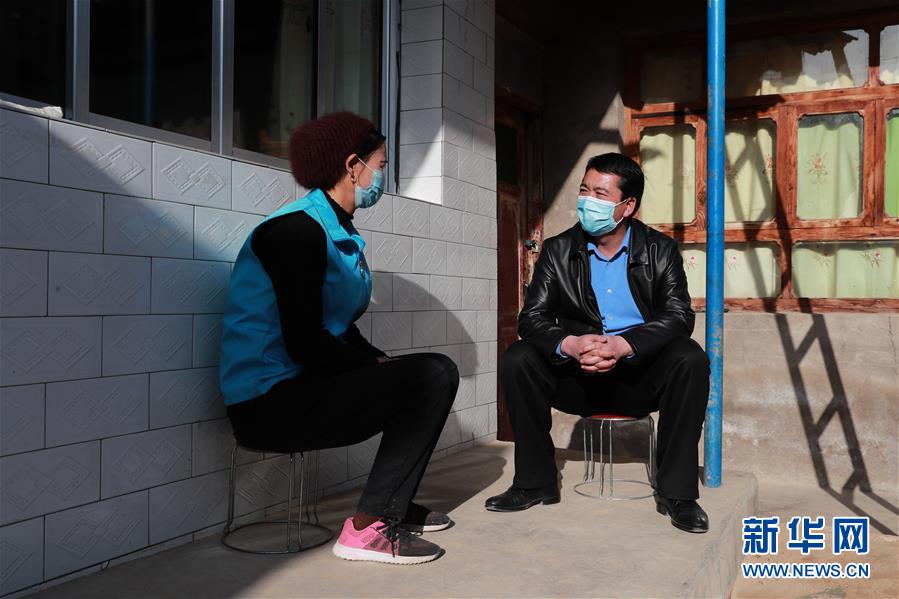 （新華全媒頭條&middot;圖文互動(dòng)）（4）特殊時(shí)期，他們這樣履職&mdash;&mdash;全國(guó)人大代表這個(gè)春天在行動(dòng)