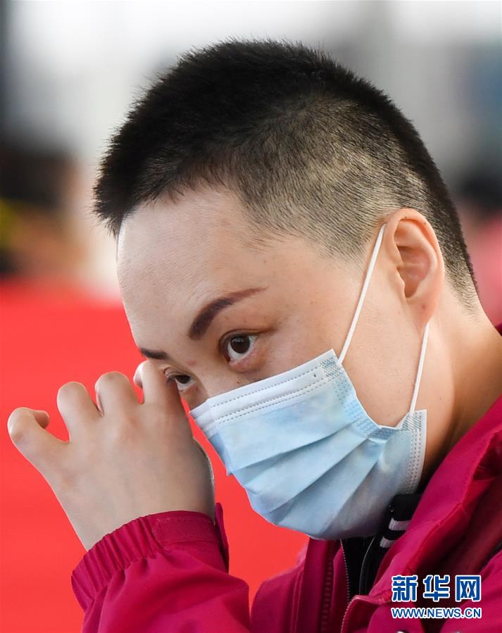 （新華全媒頭條&middot;圖文互動(dòng)）（11）最美逆行者，武漢永遠(yuǎn)記得你！&mdash;&mdash;首批援鄂醫(yī)療隊(duì)返程紀(jì)實(shí)