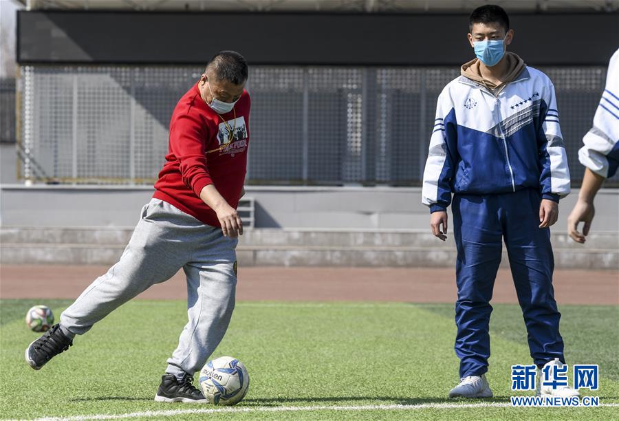 （圖文互動）（4）&ldquo;早&rdquo;安同學，&ldquo;早&rdquo;安老師！&mdash;&mdash;新疆初高中畢業(yè)班復課一周回訪見聞