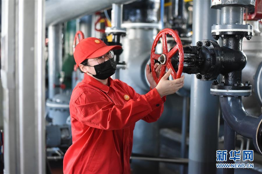 （圖文互動(dòng)）（4）在戰(zhàn)&ldquo;疫&rdquo;中&ldquo;加油打氣&rdquo;&mdash;&mdash;大慶油田復(fù)工復(fù)產(chǎn)見聞