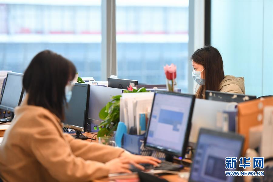 （在習(xí)近平新時(shí)代中國(guó)特色社會(huì)主義思想指引下&mdash;&mdash;新時(shí)代新作為新篇章&middot;習(xí)近平總書記關(guān)切事&middot;圖文互動(dòng)）（6）穩(wěn)住千家萬戶的&ldquo;飯碗&rdquo;&mdash;&mdash;各地積極穩(wěn)就業(yè)化解疫情影響