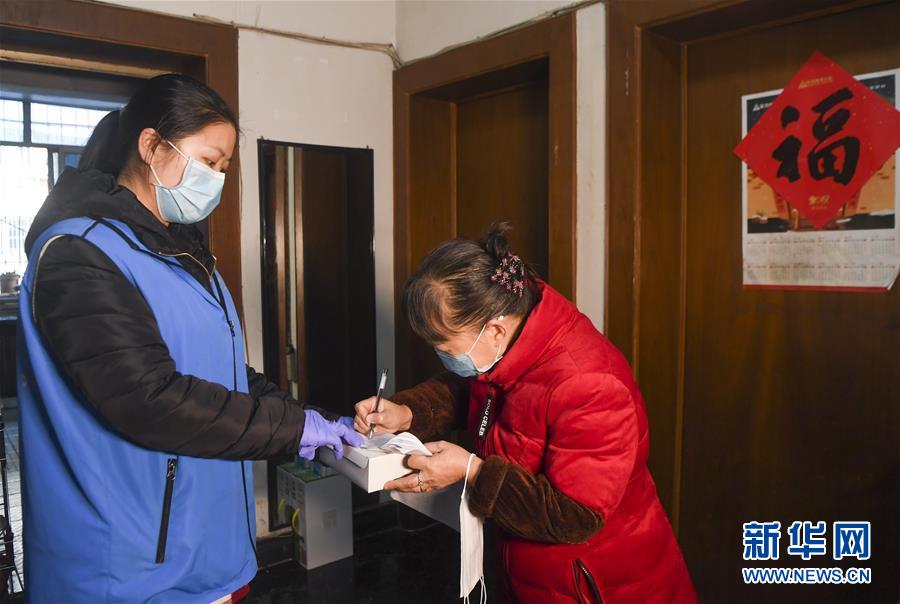 （習(xí)近平致敬的戰(zhàn)&ldquo;疫&rdquo;英雄&middot;社區(qū)工作者篇&middot;圖文互動(dòng)）（2）他們，堅(jiān)守一線戰(zhàn)風(fēng)雨