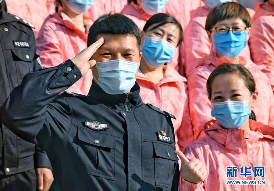 （習(xí)近平致敬的戰(zhàn)&ldquo;疫&rdquo;英雄&middot;公安干警篇&middot;圖文互動(dòng)）（1）他們，抗疫一線鑄警魂