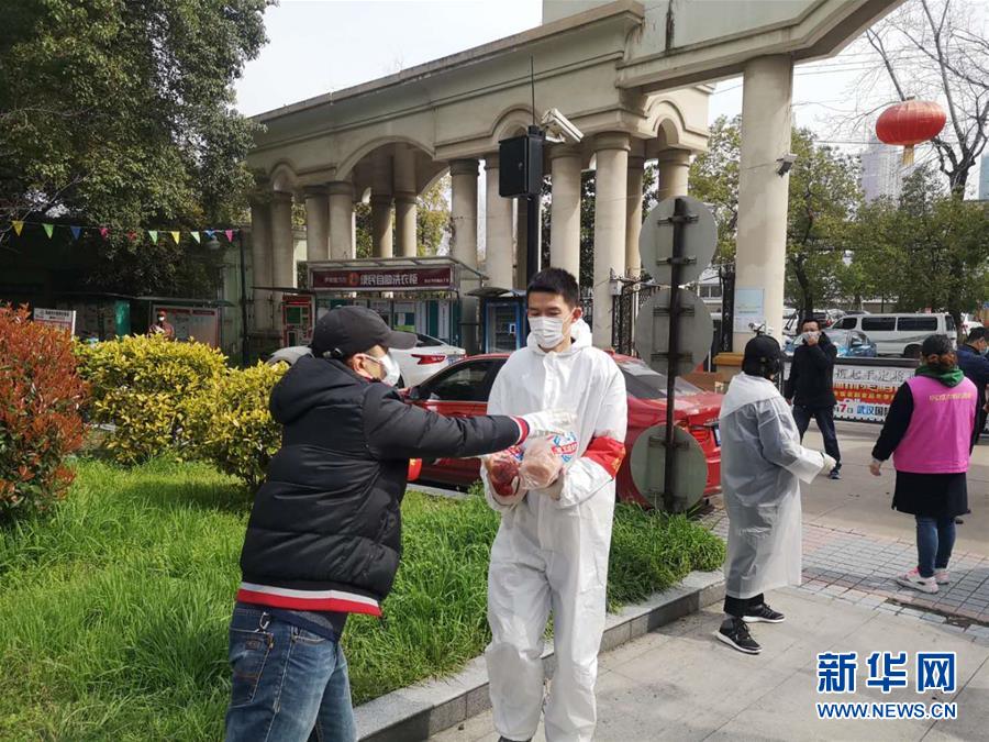 （習(xí)近平致敬的戰(zhàn)&ldquo;疫&rdquo;英雄&middot;下沉干部篇&middot;圖文互動(dòng)）（3）他們，挺身而出守防線