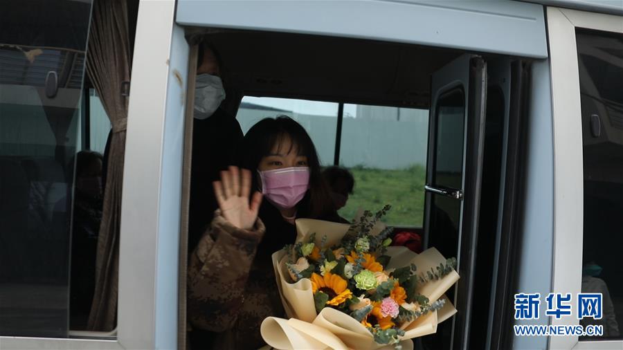 （新華全媒頭條&middot;習(xí)近平致敬的戰(zhàn)&ldquo;疫&rdquo;英雄&middot;武漢人民篇&middot;圖文互動）（3）壯哉，大武漢&mdash;&mdash;獻給英雄的武漢人民