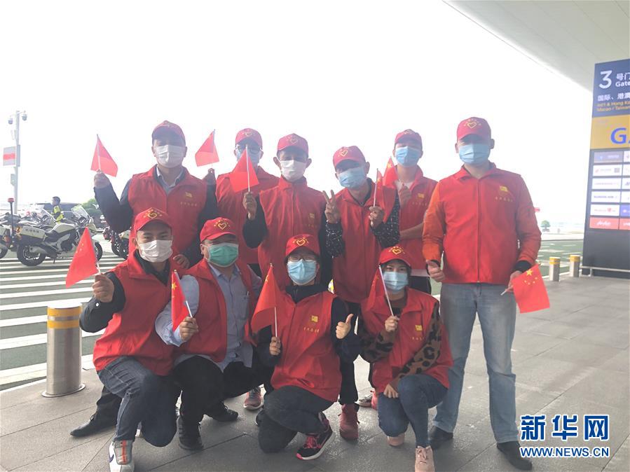 （新華全媒頭條&middot;習(xí)近平致敬的戰(zhàn)&ldquo;疫&rdquo;英雄&middot;武漢人民篇&middot;圖文互動）（10）壯哉，大武漢&mdash;&mdash;獻給英雄的武漢人民