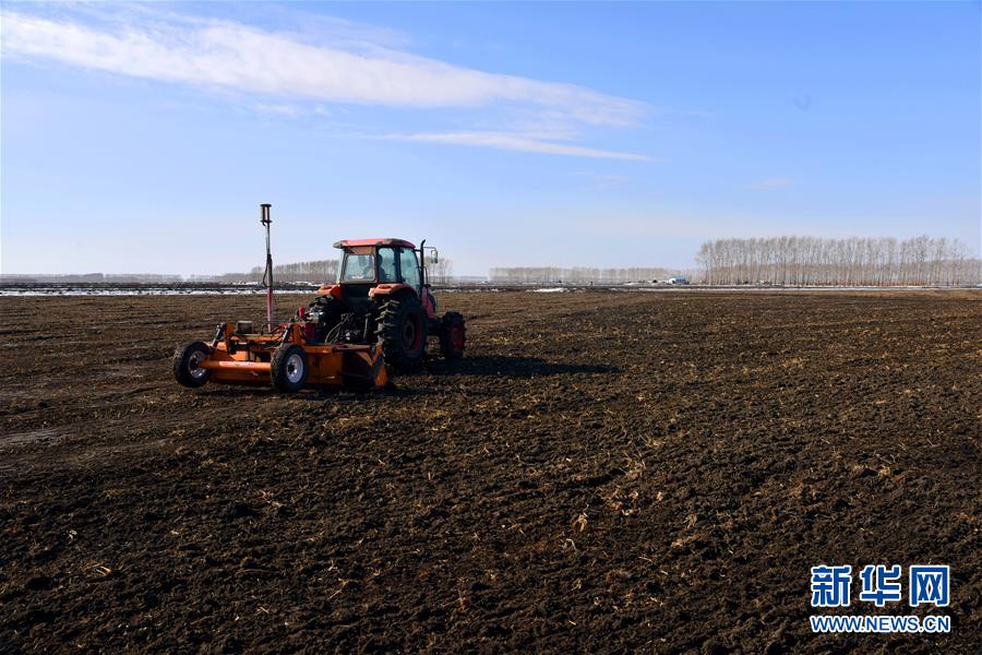 （在習(xí)近平新時(shí)代中國特色社會(huì)主義思想指引下&mdash;&mdash;新時(shí)代新作為新篇章&middot;習(xí)近平總書記關(guān)切事&middot;圖文互動(dòng)）（4）希望的田野，希望的春天&mdash;&mdash;各地農(nóng)業(yè)生產(chǎn)新動(dòng)態(tài)掃描