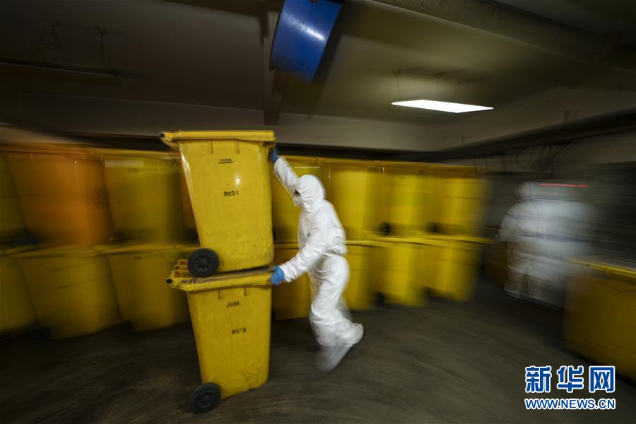 （聚焦疫情防控&middot;圖文互動）（4）&ldquo;隱蔽&rdquo;防線上的阻擊戰(zhàn)&mdash;&mdash;武漢醫(yī)療廢物處理從&ldquo;全線告急&rdquo;到&ldquo;日產(chǎn)日清&rdquo; 