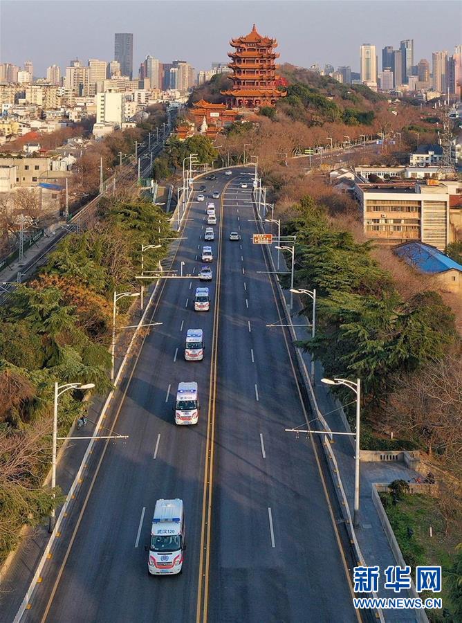 （聚焦疫情防控&middot;圖文互動）（2）急救車輪上的45天