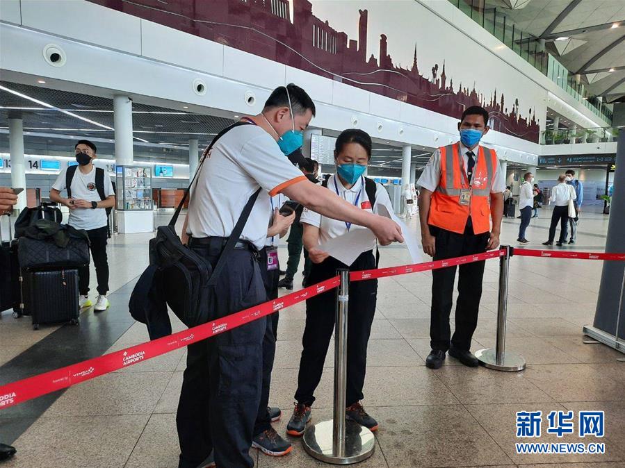 （國際疫情&middot;圖文互動）（1）&ldquo;工作忙碌又細致，經(jīng)驗豐富又專業(yè)&rdquo;&mdash;&mdash;一名柬埔寨青年眼中的中國援柬抗疫醫(yī)療專家組