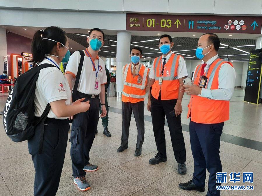 （國際疫情&middot;圖文互動）（4）&ldquo;工作忙碌又細致，經(jīng)驗豐富又專業(yè)&rdquo;&mdash;&mdash;一名柬埔寨青年眼中的中國援柬抗疫醫(yī)療專家組
