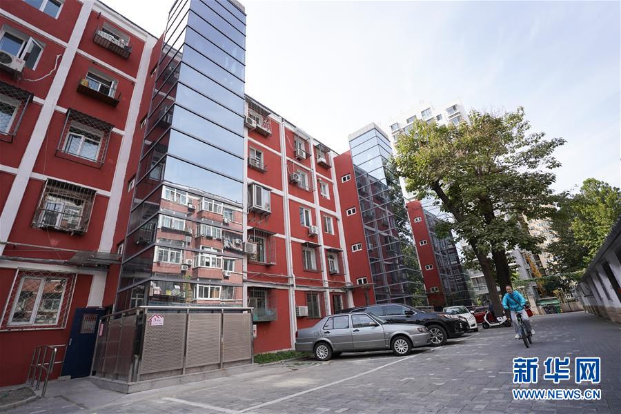 （新華全媒頭條&middot;圖文互動）（1）88級臺階，終于不再是座&ldquo;山&rdquo;？&mdash;&mdash;北京老舊小區(qū)加裝電梯現(xiàn)狀調(diào)查