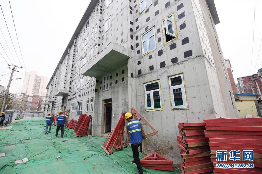 （新華全媒頭條&middot;圖文互動）（4）88級臺階，終于不再是座&ldquo;山&rdquo;？&mdash;&mdash;北京老舊小區(qū)加裝電梯現(xiàn)狀調(diào)查