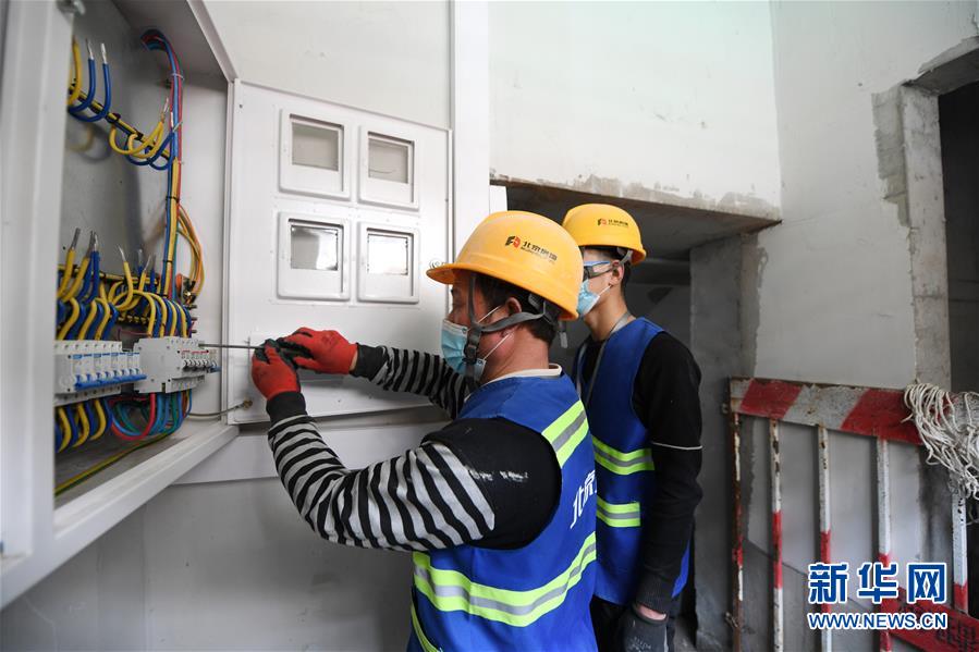 （新華全媒頭條&middot;圖文互動）（5）88級臺階，終于不再是座&ldquo;山&rdquo;？&mdash;&mdash;北京老舊小區(qū)加裝電梯現(xiàn)狀調(diào)查