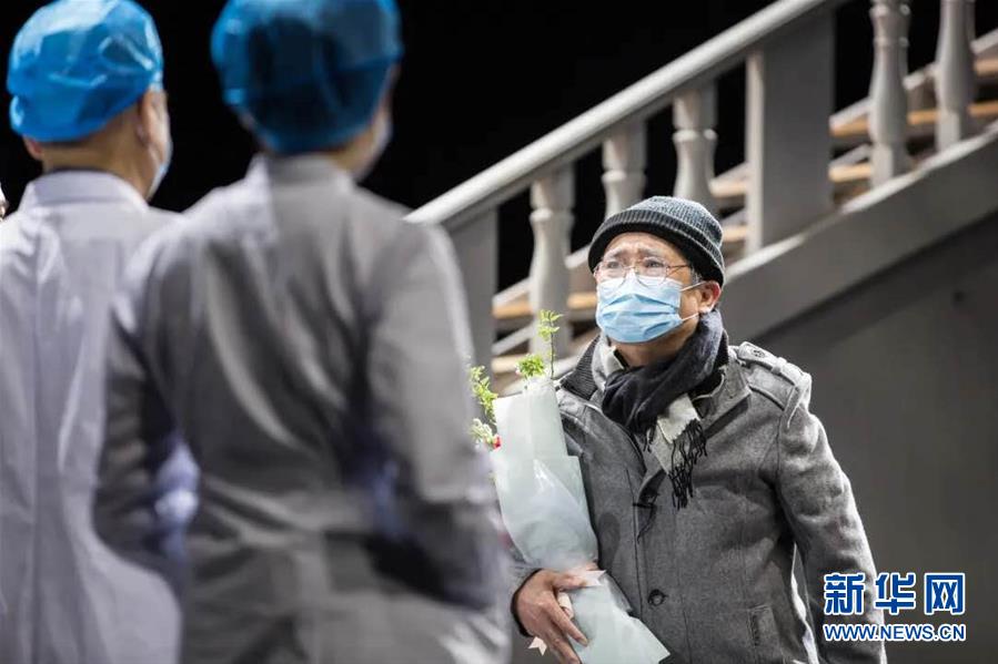 (圖文互動(dòng))(4)天津人藝推出抗擊疫情舞臺(tái)情景劇致敬“白衣天使”