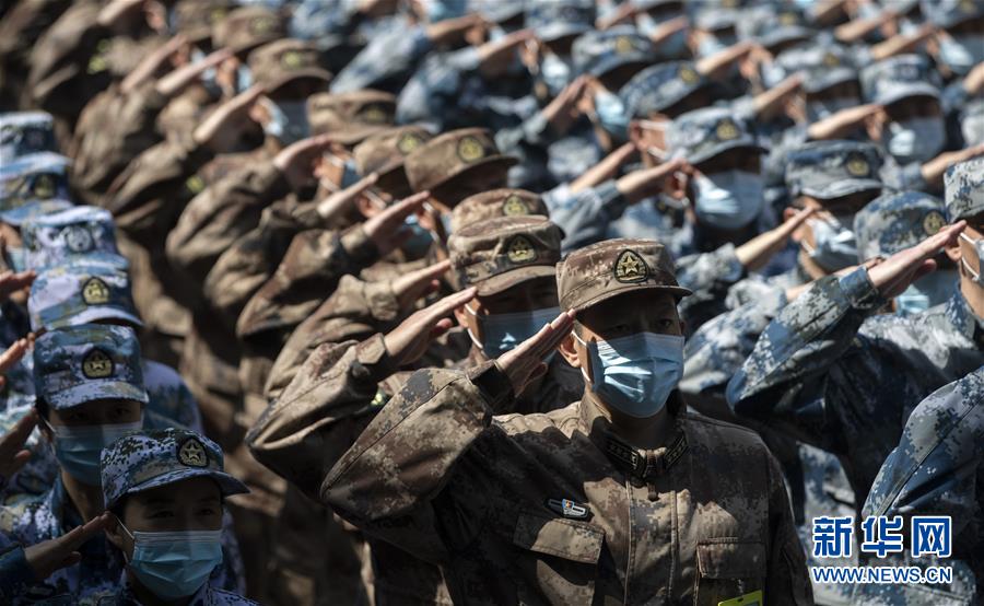 （圖文互動(dòng)）（1）經(jīng)中央軍委主席習(xí)近平批準(zhǔn) 軍隊(duì)支援湖北醫(yī)療隊(duì)圓滿完成任務(wù)回撤