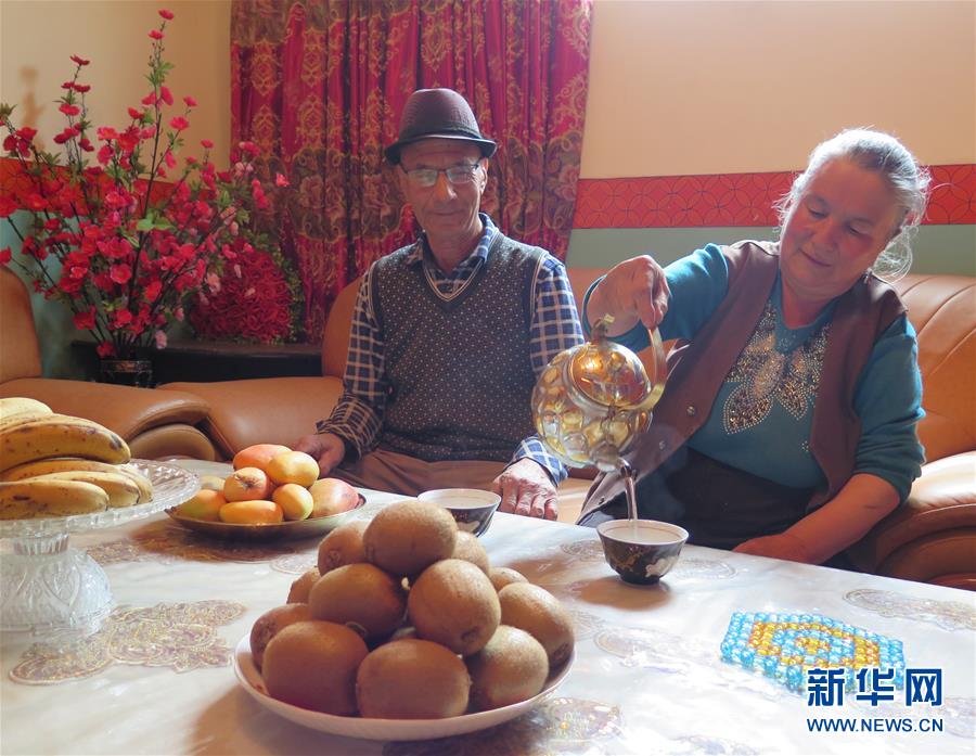 （新華全媒頭條&middot;圖文互動(dòng)）（12）春天里的5個(gè)&ldquo;戰(zhàn)貧&rdquo;瞬間&mdash;&mdash;習(xí)近平總書記關(guān)于脫貧攻堅(jiān)決策部署指引攻克最后的深貧堡壘