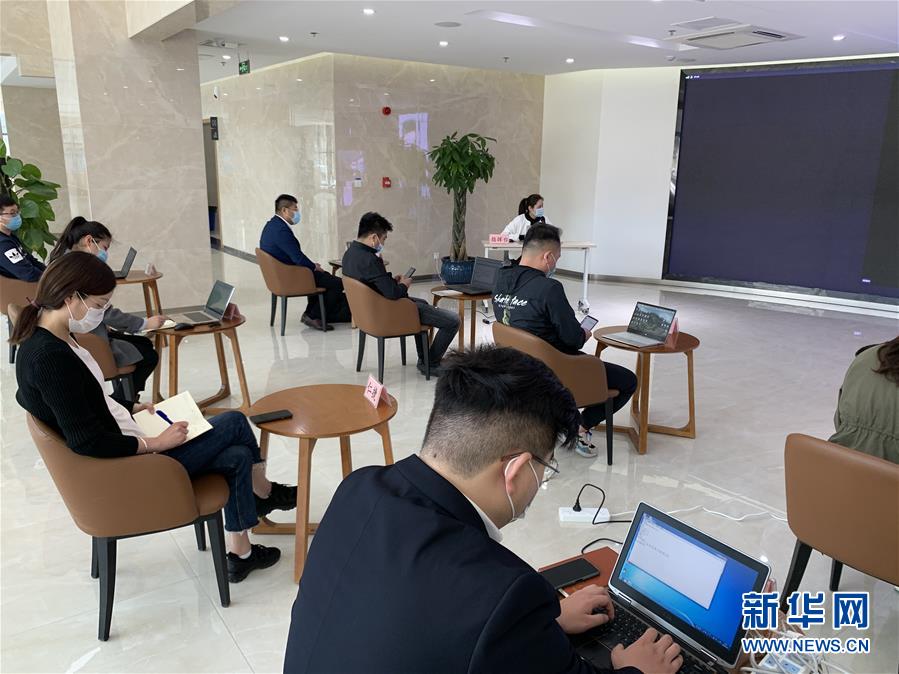 （聚焦復工復產&middot;圖文互動）（1）招聘&ldquo;不見面&rdquo; 溝通&ldquo;屏對屏&rdquo;&mdash;&mdash;江蘇徐州&ldquo;云招聘&rdquo;助力企業(yè)復工達產