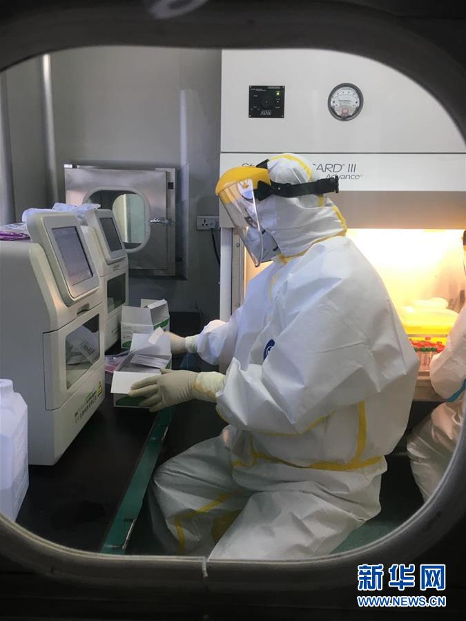 （一線抗疫群英譜&middot;圖文互動）（2）山西檢測員伉儷：疫情不退，決不放松