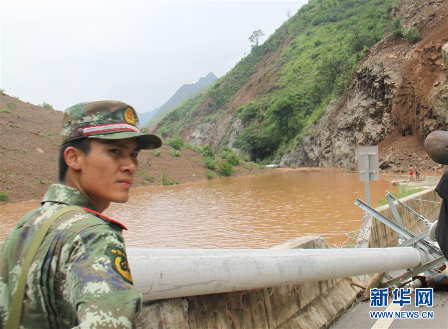 (為了民族復(fù)興·英雄烈士譜·圖文互動(dòng))謝樵:為救援泅渡堰塞湖,犧牲時(shí)只有24歲