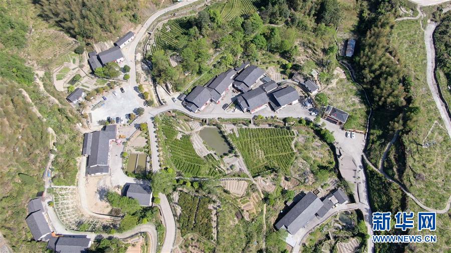 (新華全媒頭條·圖文互動(dòng))(1)歷史坐標(biāo)見證初心使命——寫在江西革命老區(qū)貧困縣全部摘帽之際