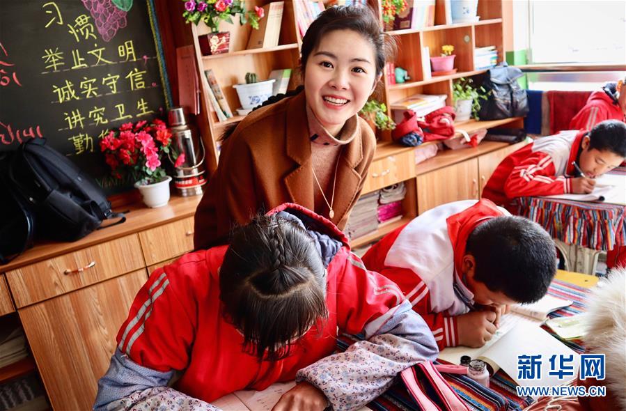 （在習近平新時代中國特色社會主義思想指引下&mdash;&mdash;新時代新作為新篇章&middot;習近平總書記關切事&middot;圖文互動）（4）青春的顏色是什么？