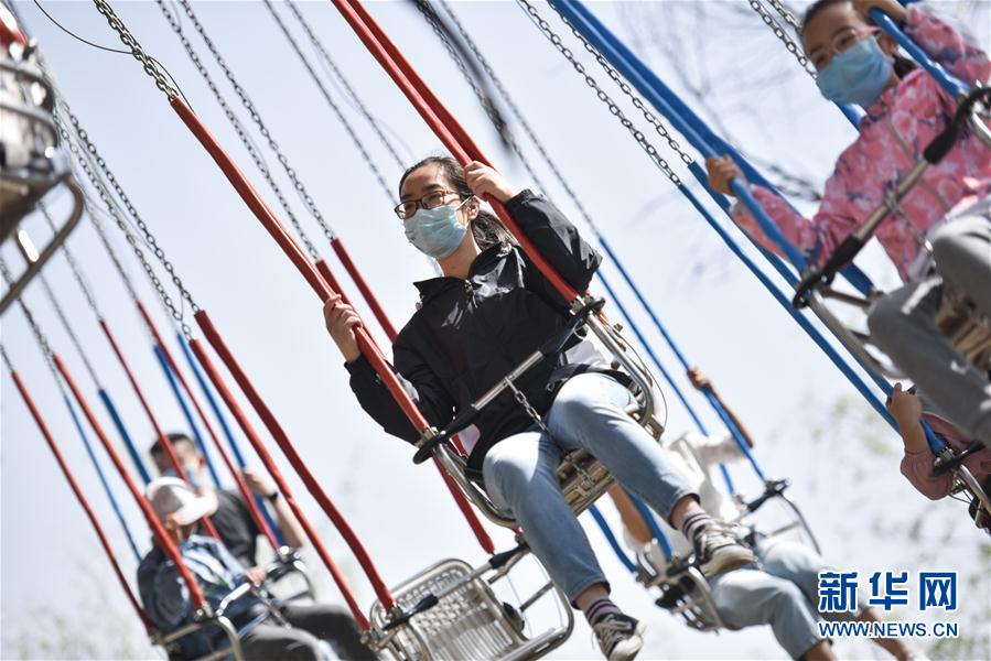 (新華全媒頭條·圖文互動)(4)人氣回暖 消費復蘇 健康出行——加長版“五一”假期觀察