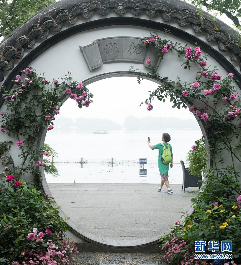 (新華全媒頭條·圖文互動)(5)人氣回暖 消費復蘇 健康出行——加長版“五一”假期觀察