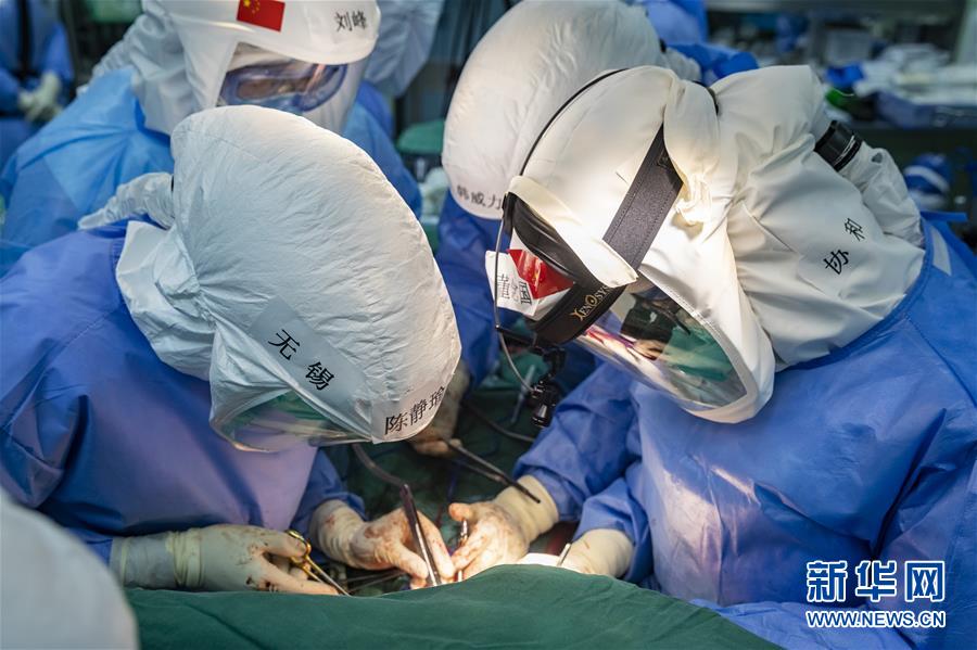 (聚焦疫情防控)(4)73天ECMO輔助治療的新冠肺炎核酸轉陰患者經(jīng)雙肺移植后重啟呼吸