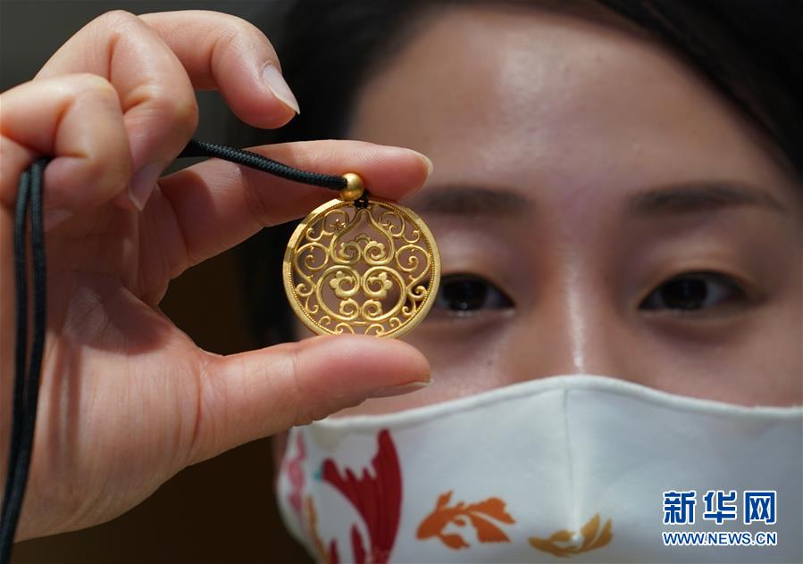 (新華全媒頭條·圖文互動)(5)“風”起“云”涌 中國品牌在全球戰(zhàn)“疫”中崛起