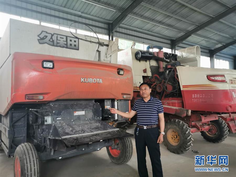 （在習(xí)近平新時代中國特色社會主義思想指引下&mdash;&mdash;新時代新作為新篇章&middot;習(xí)近平總書記關(guān)切事&middot;圖文互動）（2）新農(nóng)事、新希望&mdash;&mdash;夏收前田間新動態(tài)掃描