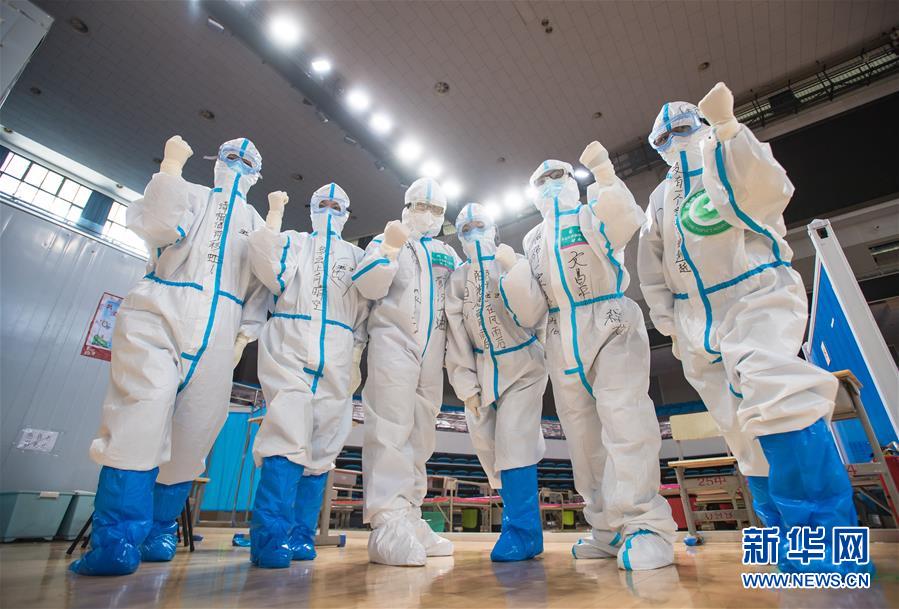 （新華全媒頭條&middot;圖文互動(dòng)）（1）從人民中汲取磅礴力量&mdash;&mdash;習(xí)近平總書記同出席2020年全國(guó)兩會(huì)人大代表、政協(xié)委員共商國(guó)是紀(jì)實(shí)