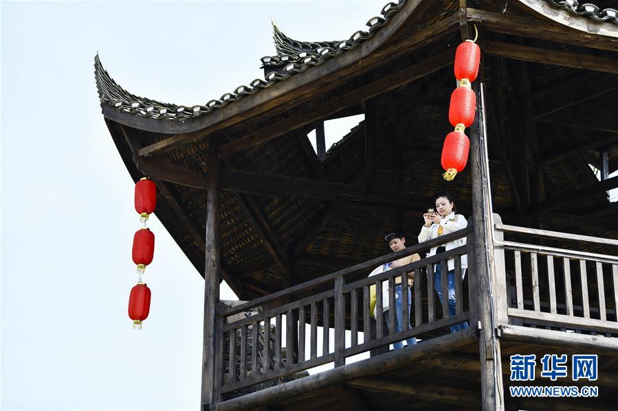 （新華全媒頭條&middot;圖文互動(dòng)）（20）從人民中汲取磅礴力量&mdash;&mdash;習(xí)近平總書記同出席2020年全國(guó)兩會(huì)人大代表、政協(xié)委員共商國(guó)是紀(jì)實(shí)