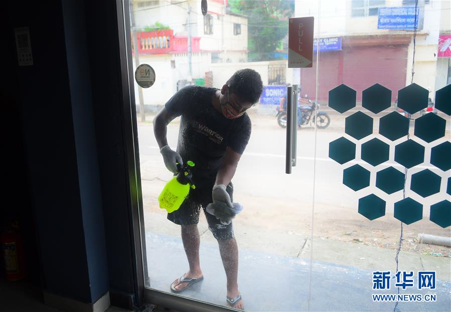 (國(guó)際疫情·XHDW)(1)印度新冠確診病例超25萬(wàn) 開始分階段放松管控