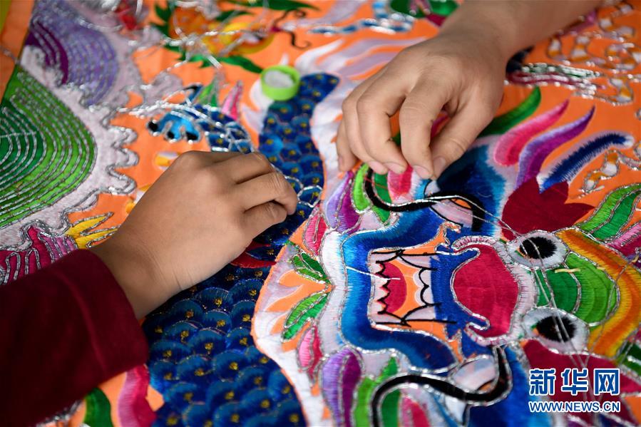 (決戰(zhàn)決勝脫貧攻堅(jiān)·聚焦三區(qū)三州·圖文互動(dòng))(5)號(hào)角聲里看于田——來自庫爾班大叔故鄉(xiāng)的脫貧報(bào)告