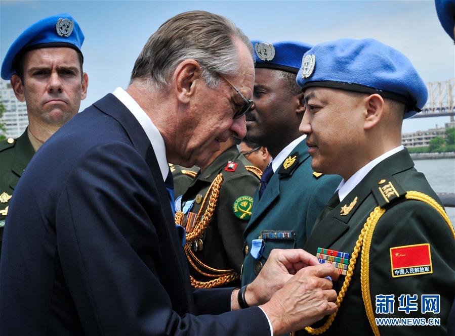 (新華全媒頭條·圖文互動)(16)崢嶸歲月30年 中國藍盔衛(wèi)和平