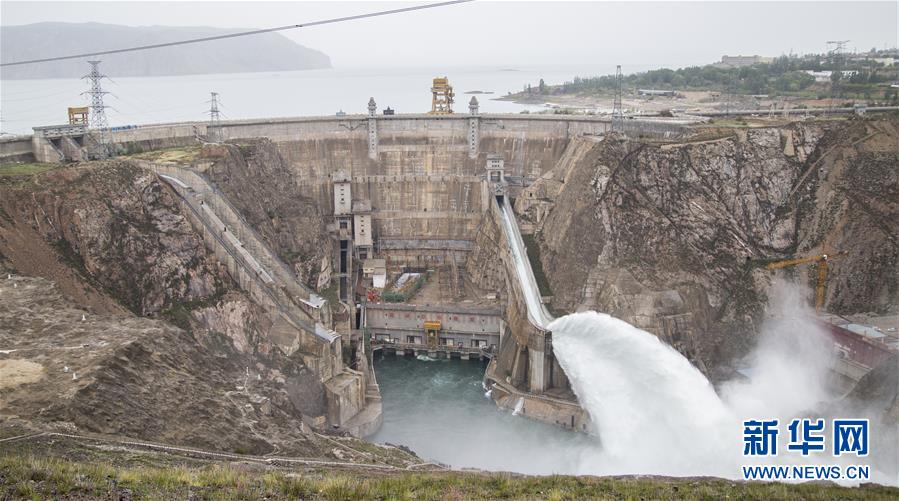 （圖文互動(dòng)）&ldquo;黃河第一壩&rdquo;龍羊峽水電站開(kāi)閘泄洪