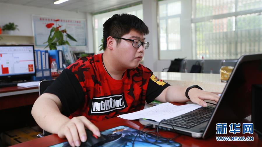  （新華全媒頭條&middot;圖文互動(dòng)）（3）青春，在希望的田野上&mdash;&mdash;大別山區(qū)尋訪&ldquo;城歸&rdquo;大學(xué)畢業(yè)生