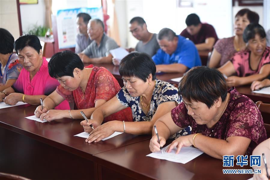 （新時(shí)代文明實(shí)踐&middot;圖文互動(dòng)）（9）文明春風(fēng)入萬(wàn)家&mdash;&mdash;新時(shí)代文明實(shí)踐中心助推黨的創(chuàng)新理論在基層落地生根