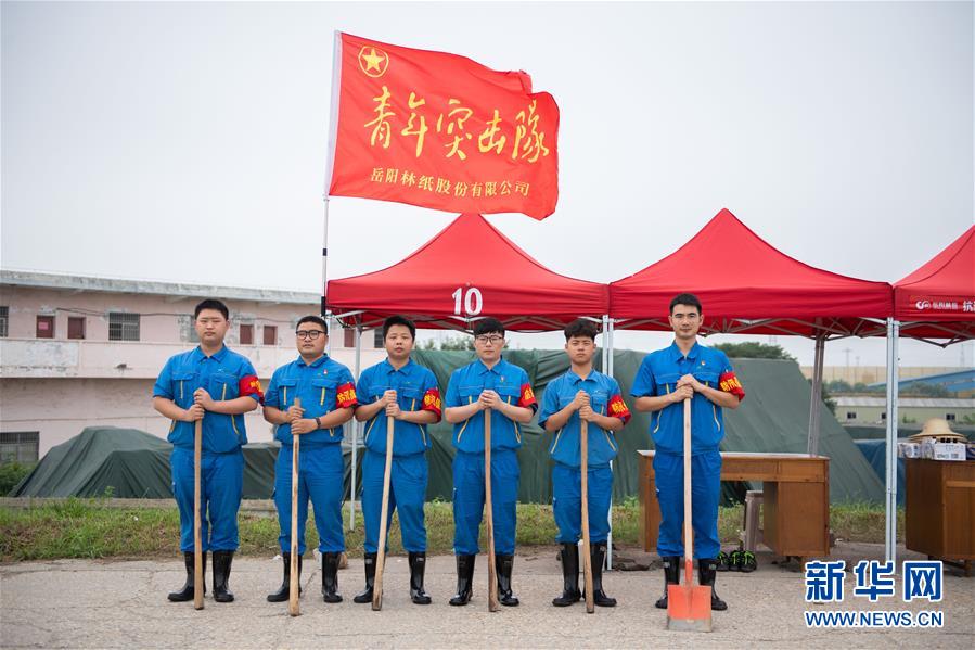 （防汛抗洪&middot;圖文互動(dòng)）（8）在大堤上成長(zhǎng)，為人民守護(hù)&mdash;&mdash;洪水中的青年&ldquo;生力軍&rdquo;