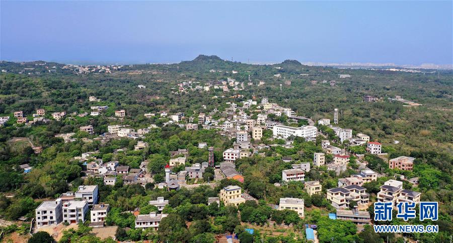 (新華全媒頭條·走向我們的小康生活·圖文互動)(1)留住鄉(xiāng)愁留住美——千村競秀綴瓊州